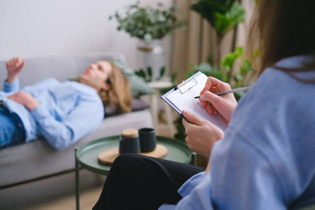 Licensed psychotherapists in California providing online mental health care at iPsychiatry