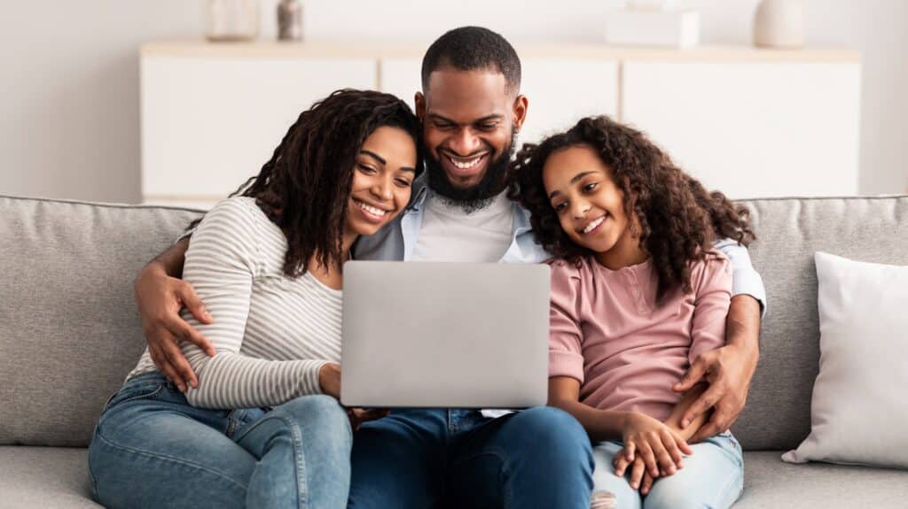 A family attending a telepsychiatry session online with an iPsychiatry doctor in California