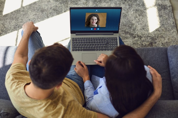 Family attending an online psychiatry session with iPsychiatry in Sacramento