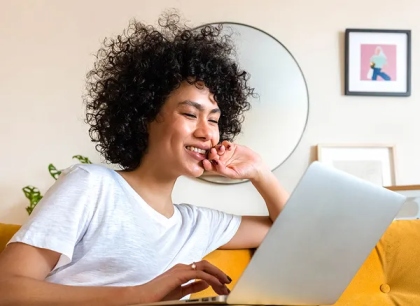Teen in San Jose speaking with an online mental health specialist through a virtual session